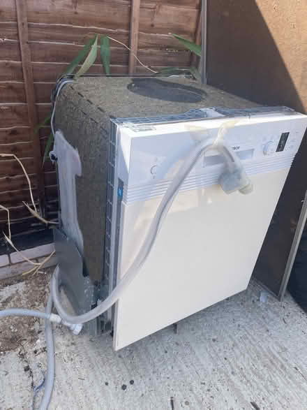 Photo of free Old Bosch dishwasher (Godalming) #1