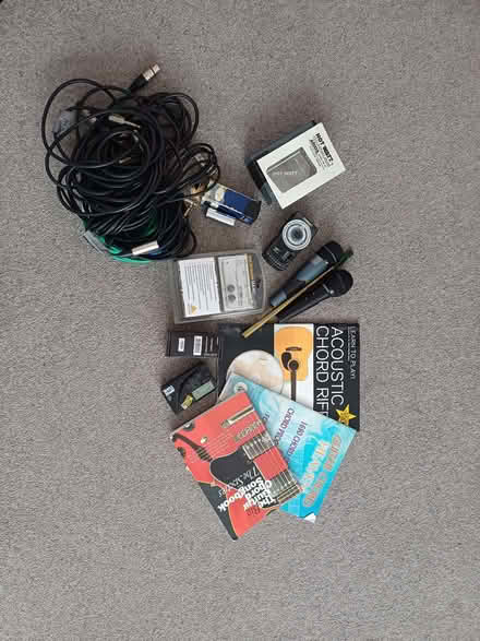 Photo of free Guitar / Music Stuff (Whitton TW2) #1