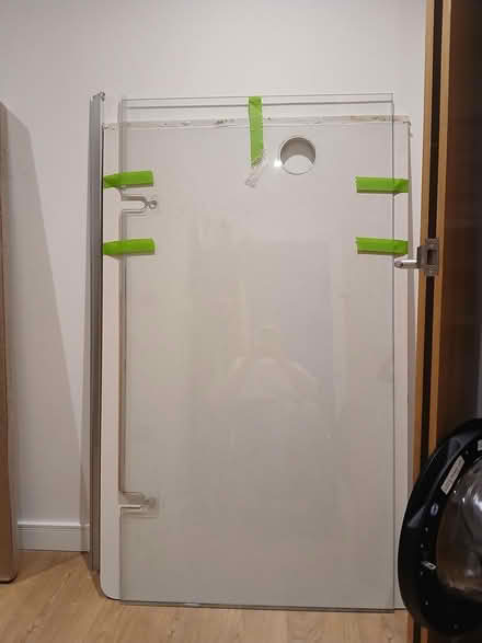 Photo of free Glass shower screen (79 x 150cm) (E3 3gu) #2