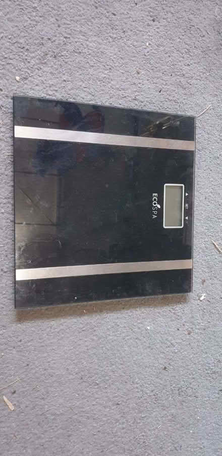 Photo of free Bathroom scales in working order (needs new battery) (Manor Park S2) #1