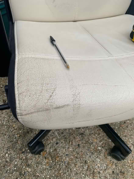 Photo of free Large leather office chair (Ringwood BH24) #3