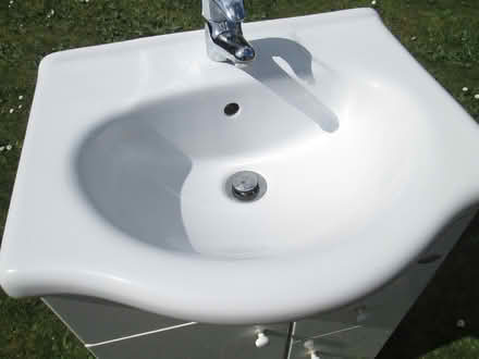 Photo of free Bathroom Sink Unit (Southchurch SS2) #3
