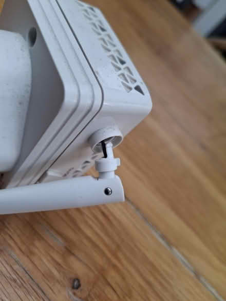 Photo of free WiFi Extender/Booster Netgear N300 (Abingdon OX14) #2