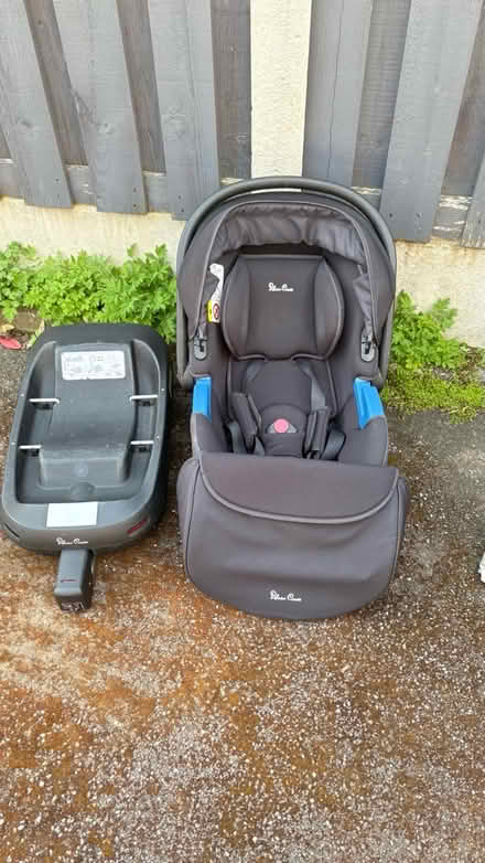 Photo of free Silver cross car seat and iso fix (Loxley S6) #1