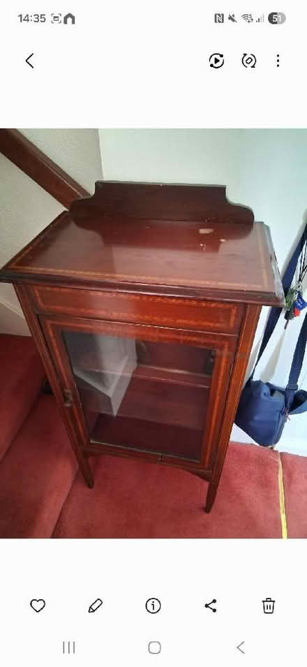 Photo of free Small vintage display cabinet (Hoddesdon EN11) #2