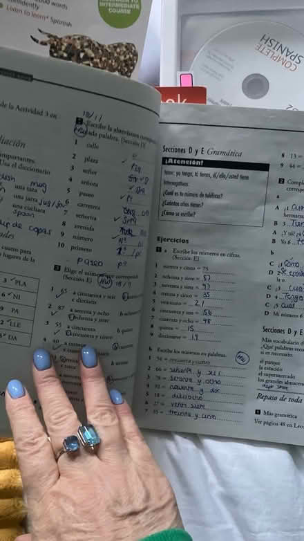 Photo of free Spanish books (Kingston KT2) #3