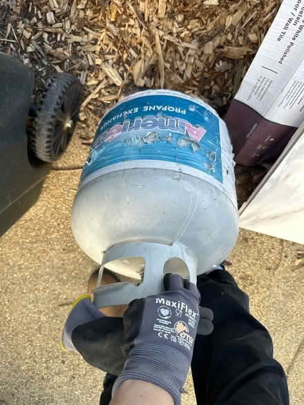 Photo of free Propane tank (Park View - Colombia Heights) #2