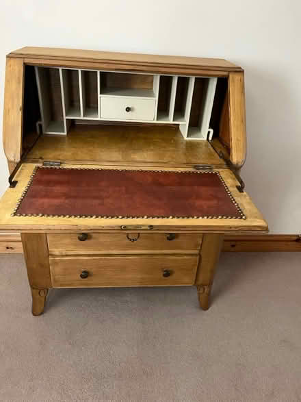 Photo of free Bureau (Ch54nz) #1