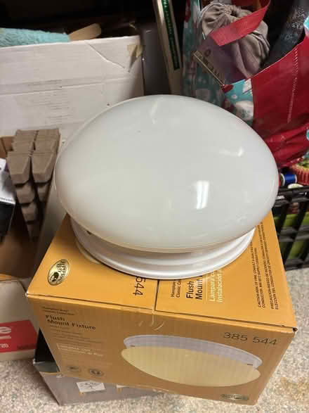 Photo of free Light fixture (Saint Paul mn) #1