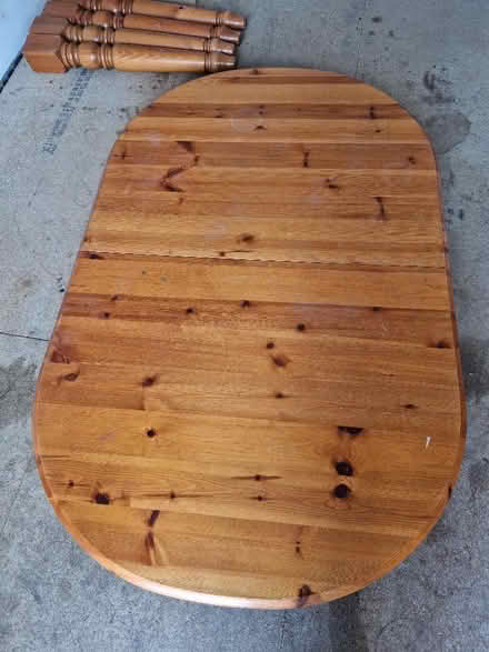 Photo of free Extendable table (Gunton NR32) #2