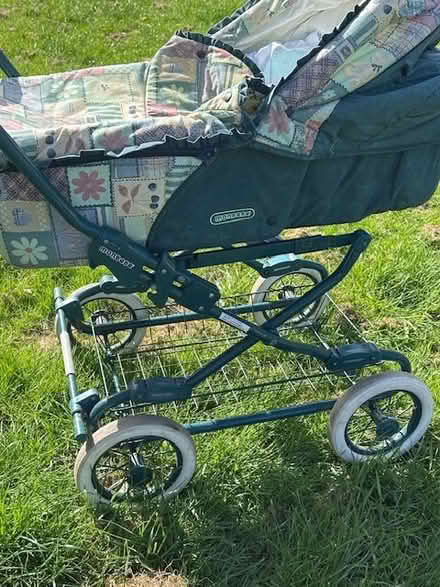 Photo of free 90s pram with suspension (Southwick, Shoreham by Sea) #3