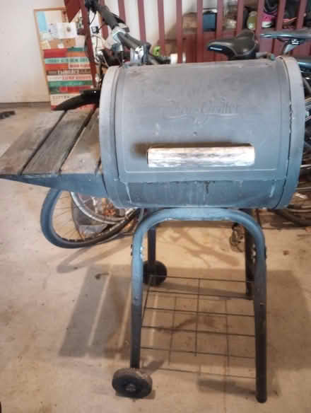 Photo of free Charcoal grill (S. Mplwd nr McKnight &Hillwood) #1