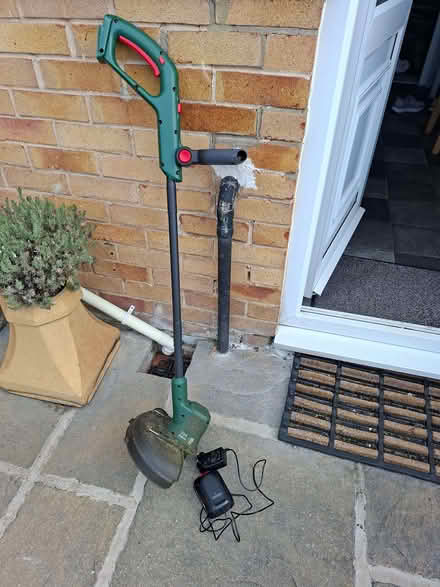 Photo of free Codless Bosch Stimmer & Charger (City of Bristol BS4) #1