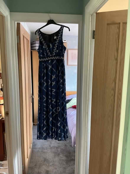 Photo of free Ladies Dress (Oaks Cross SG2) #1