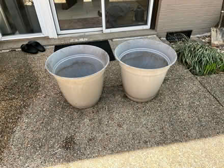 Photo of free Outdoor planters (Mantua) #2