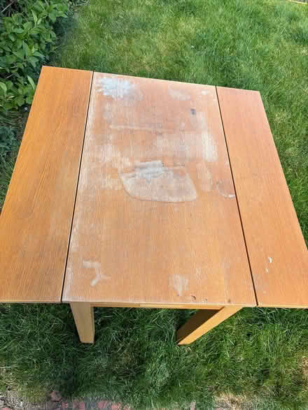 Photo of free Small extendable Ikea table (East Sheen SW14) #1