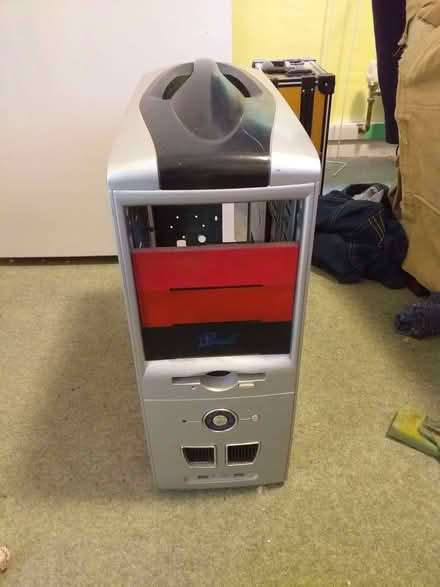 Photo of free PC case (Athelon or similar size) (Old Walcot SN3) #3