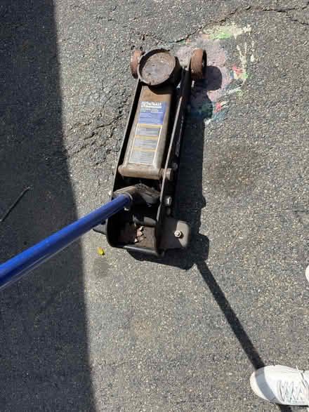 Photo of free 3 T/6k lbs/ 2750 kg Garage Jack (Acton, MA) #1