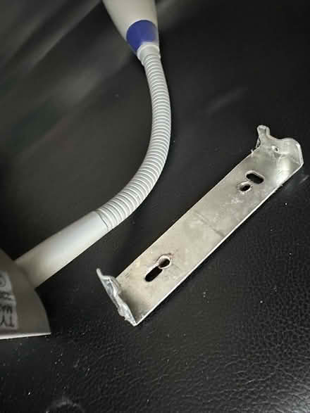 Photo of free Light 💡 fitting - 3x spotlights (Grays RM17) #2