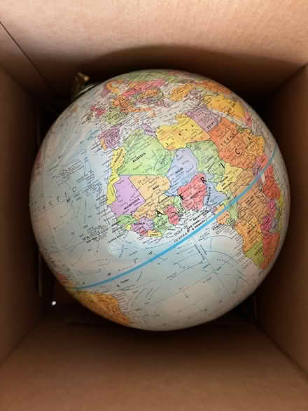 Photo of free Globe on stand (BR6) #1