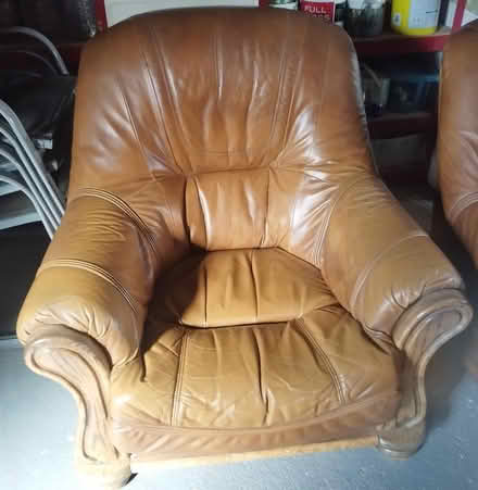 Photo of free 3 seater sofa and 2 armchairs (Droitwich wr9 7bs) #4