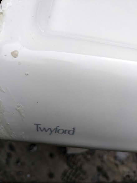 Photo of free Pedestal basin Twyfords (Coalbrookdale TF8) #4