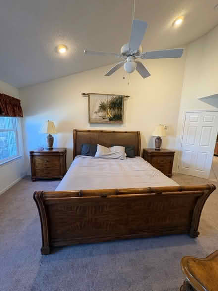 Photo of free Schnadig King Bedroom Set (5Pcs) (Jackson township, Nj 08527) #4