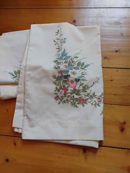 Photo of free Downie cover, single size, pillowcases (Seafield EH7) #3