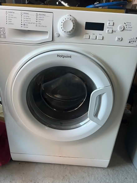 Photo of free Hotpoint 9kg washing machine (Wa8) #1