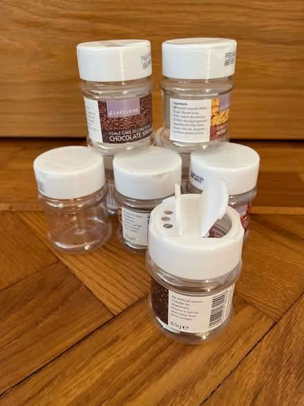 Photo of free Small plastic containers with lids (Cookham SL6) #3