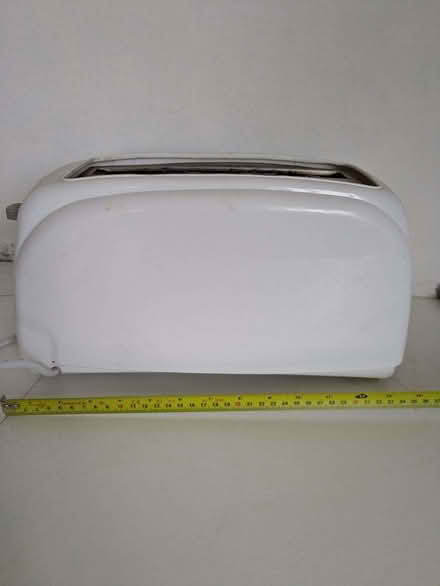 Photo of free toaster (Ash Wharf GU12) #1