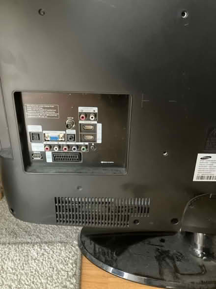 Photo of free Samsung 32" TV (Cockfosters N14) #2