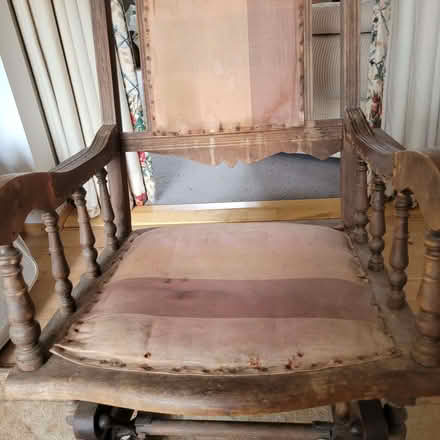 Photo of free American style rocking chair (Horsley GL6) #3
