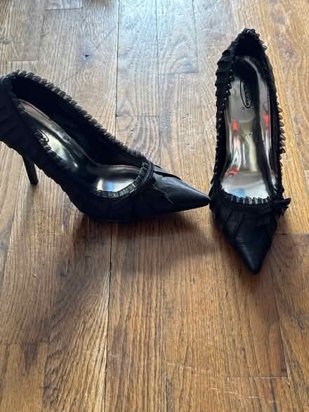 Photo of free Size 71/2 Super Cute Black Heels (Clason Point Bronx NY) #1