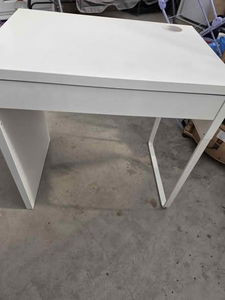 Photo of free White desk (Edmonton N18) #1