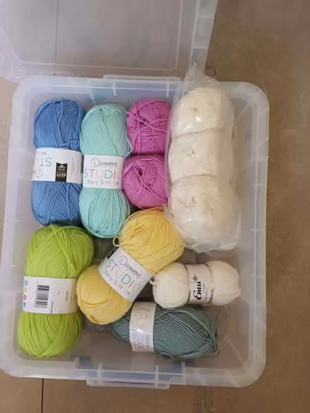 Photo of free Acrylic Yarn - DK (Oakenshaw B98) #3