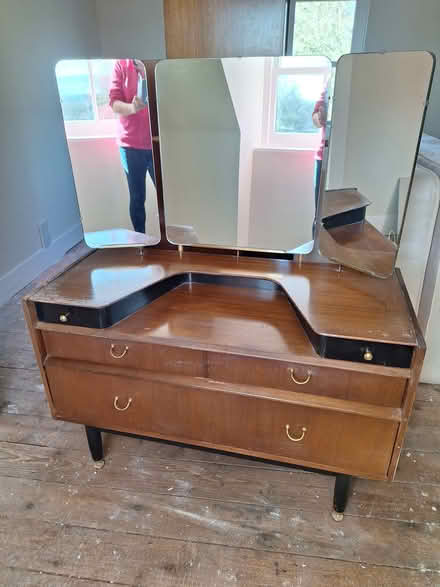Photo of free G plan bedroom suite, wardrobe, tall chest, dressing table. (Ordie AB34) #1