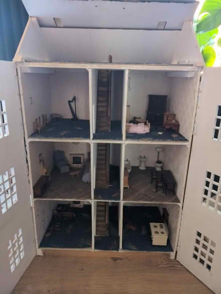 Photo of free doll house (Mickleover DE3) #2