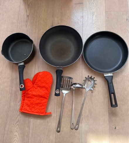 Photo of free Laundry basket,kitchen stuff,Helmet (Crystal palace SE19) #2