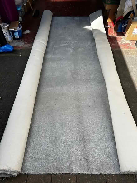 Photo of free Good quality carpet and underlay (Ng9 3qs) #1