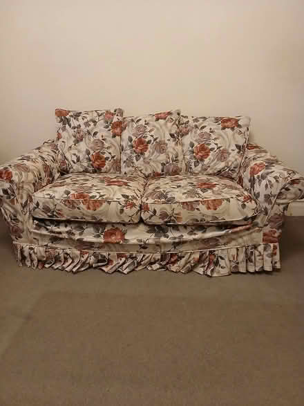 Photo of free Settee and 2 armchairs (LS8 3RG) #2