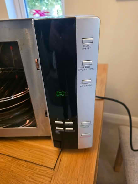 Photo of free DeLonghi combination microwave oven (Dingle L8) #3