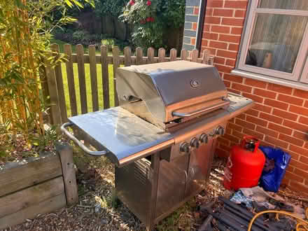 Photo of free Gas barbecue and cylinder (Cholsey) #2