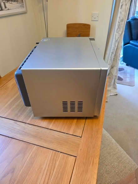 Photo of free DeLonghi combination microwave oven (Dingle L8) #4