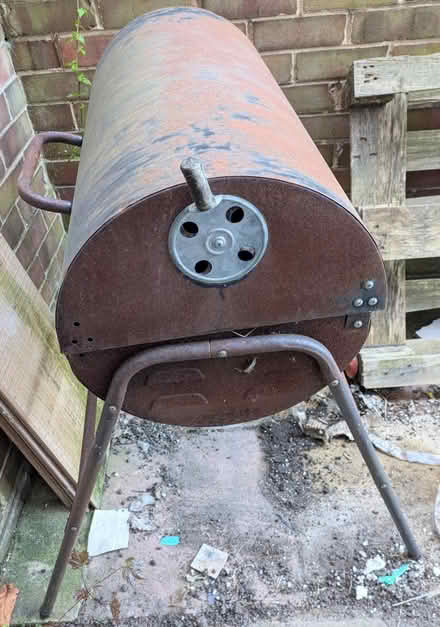 Photo of free Metal BBQ (DA7) #3