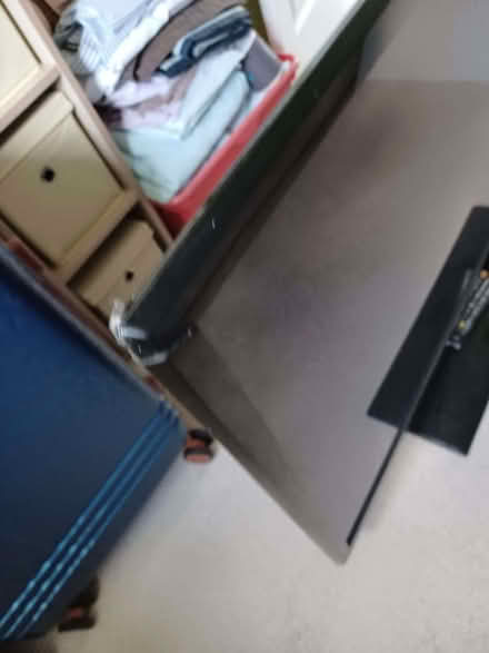 Photo of free Samsung 43inch tv (Bowerhill SN12) #4