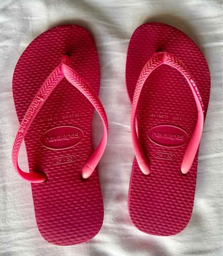 Photo of free Girls Havaianas flip flops EU 31 (Chatham, ME4) #1
