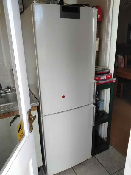 Photo of free Siemens fridge freezer (Charminster BH3) #1