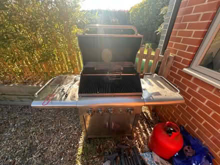 Photo of free Gas barbecue and cylinder (Cholsey) #3