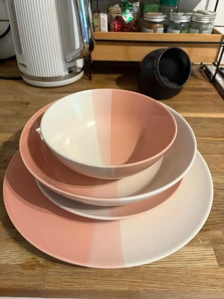 Photo of free Crockery (x16) (Denmark Hill SE5) #1